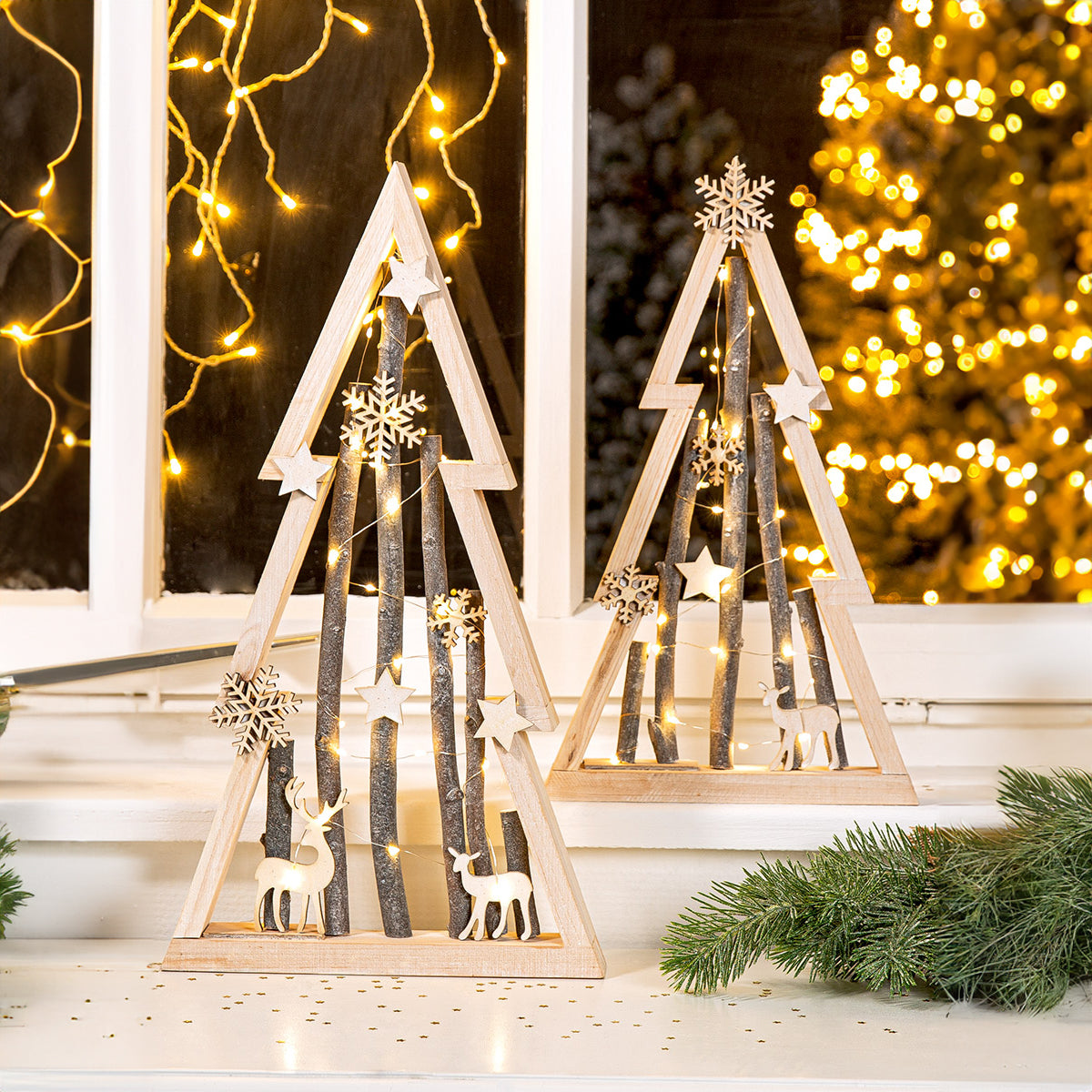 LED Standrelief Tannenbaum Winter aus Holz