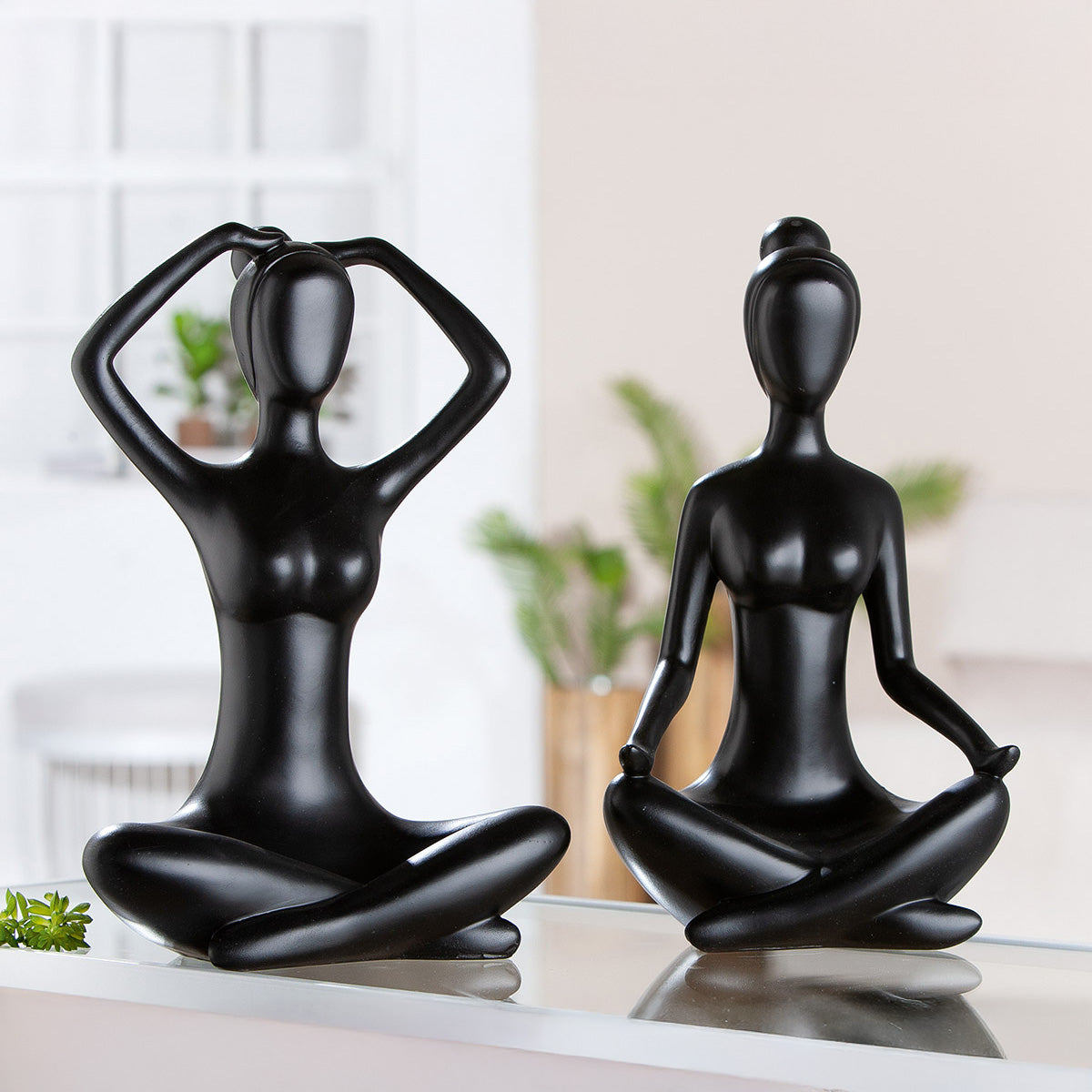 Dekofigur Meditation Frau Minimalistisch