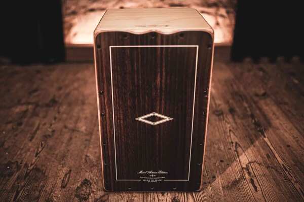 Tango Line of Artisan Cajon - Eucalyptus brun