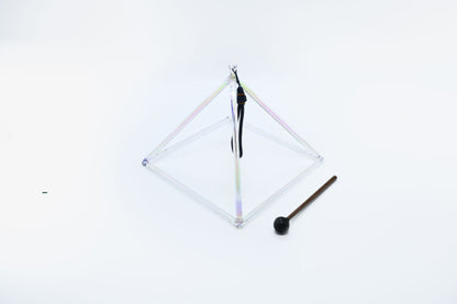 Pyramide en cristal transparente 21 cm